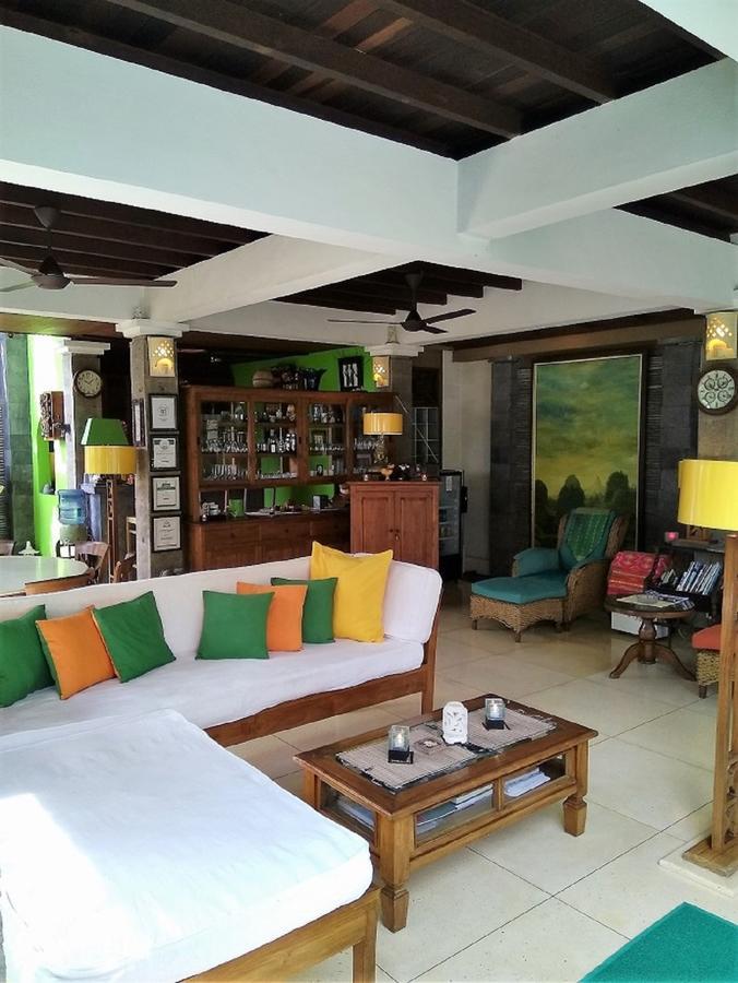 Wisma tamu Umah Watu